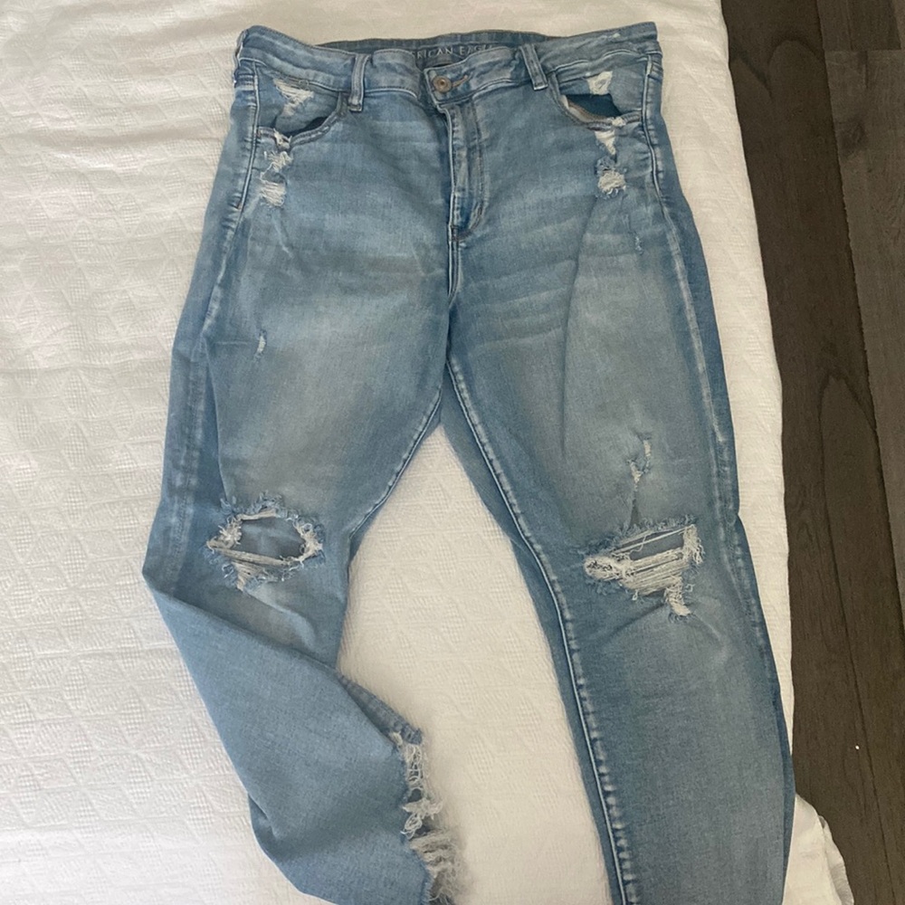 Gently used AMERICAN EAGLE JEANS